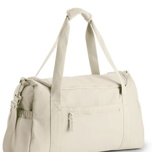NWT Classic Cream Duffel/Weekwnder Bag